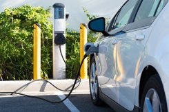 Elektroauto beim Aufladen